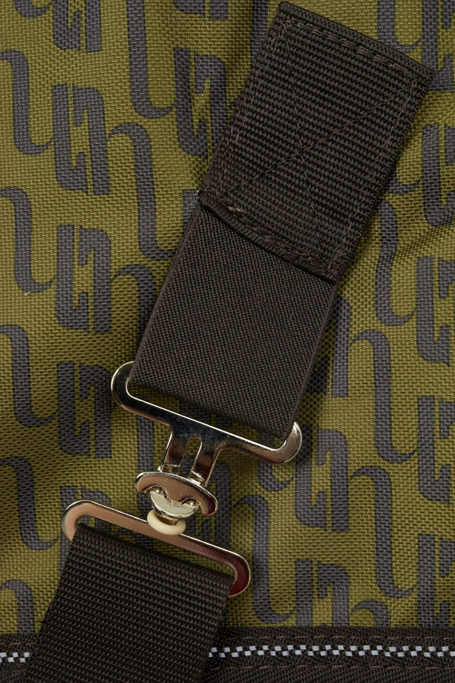 Horze Avalanche 1200D Regendecke Mit Hohem Hals Und Fleecefütterung 5 Horze Avalanche 1200D Regendecke Mit Hohem Hals Und Fleecefütterung – Bild 3