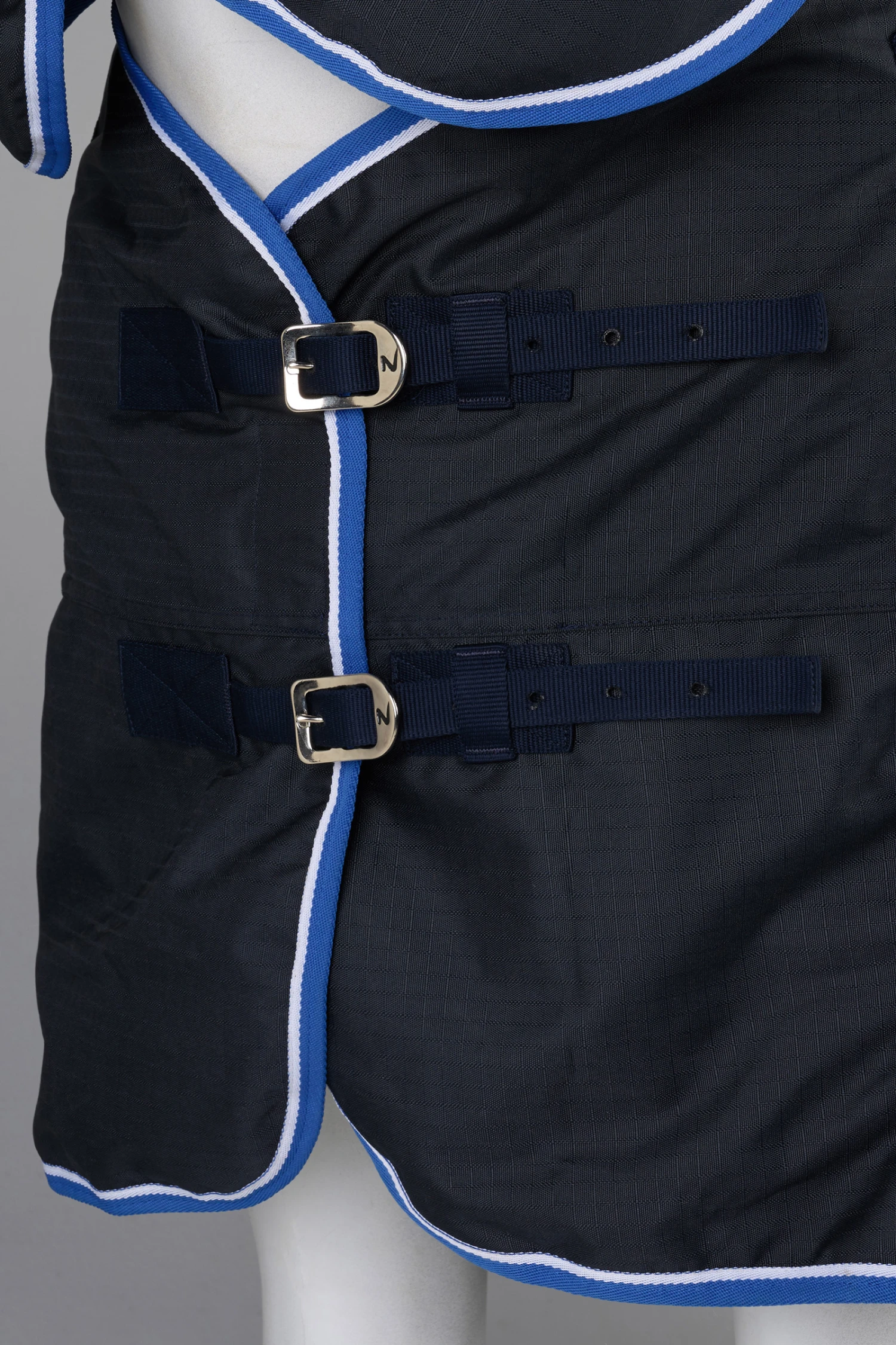 Horze Glasgow Regendecke Mit Halsteil, 150g 10 Horze Glasgow Regendecke Mit Halsteil, 150g – Bild 8