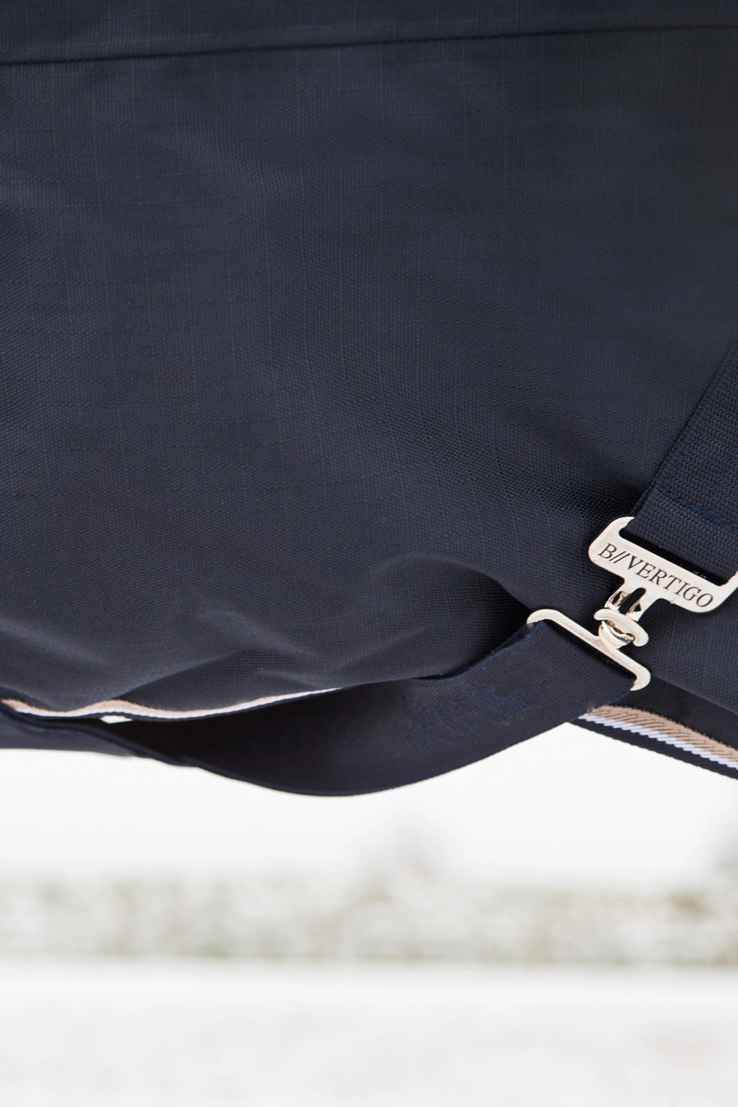 B Vertigo Georgina Weidedecke Mit Abnehmbarem Halsteil, 250g 10 B Vertigo Georgina Weidedecke Mit Abnehmbarem Halsteil, 250g – Bild 8