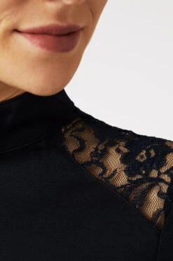 Horze Sianna Damen Turniershirt Mit Spitzenschultern Und Langen Ärmeln 27 Horze Sianna Damen Turniershirt Mit Spitzenschultern Und Langen Ärmeln -Cavallo Verkäufe 33560 vdb 08