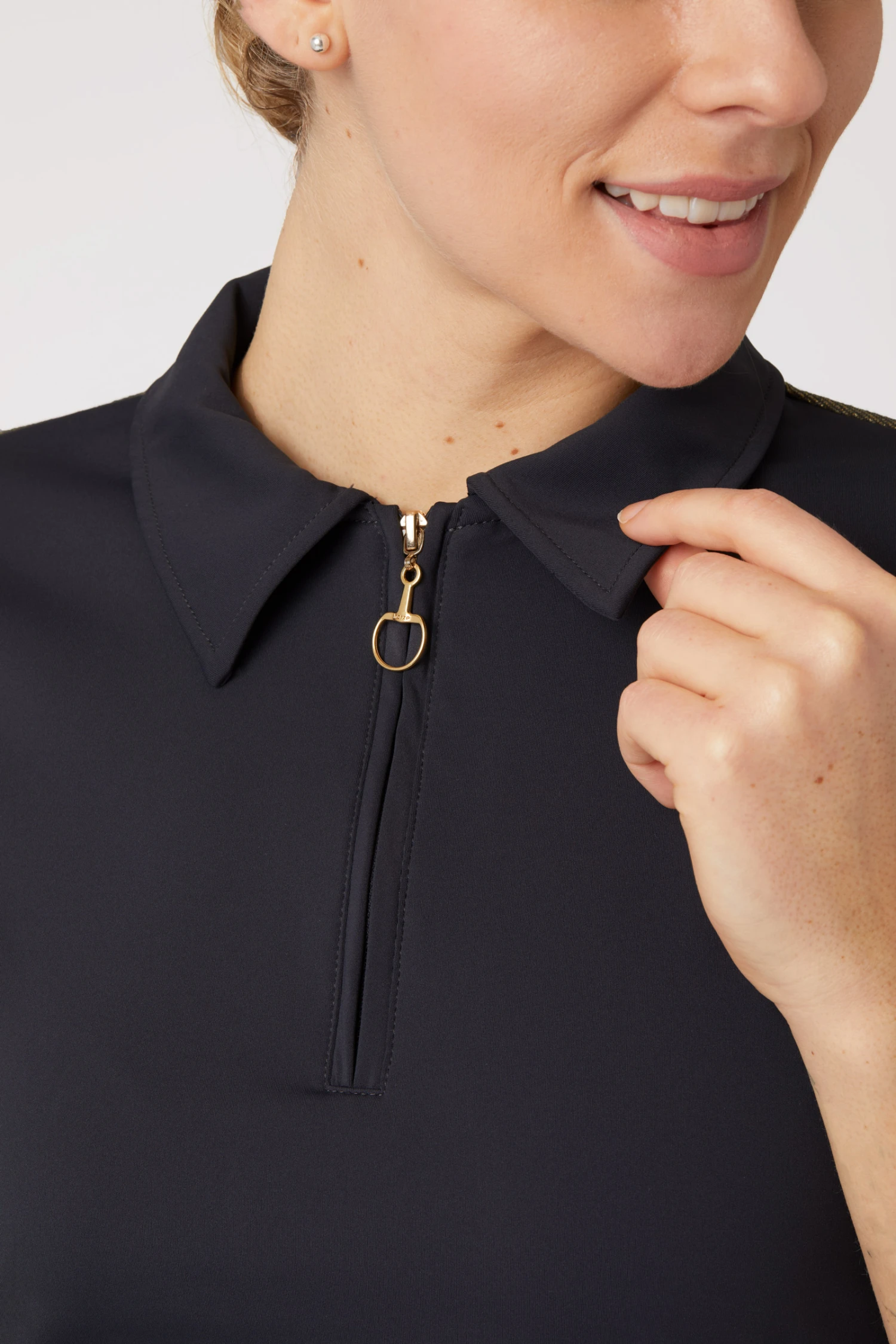 Horze Sagira Damen Trainingshirt Mit Goldener Rückseite 19 Horze Sagira Damen Trainingshirt Mit Goldener Rückseite – Bild 17