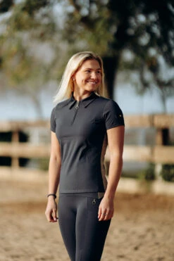 Horze Sagira Damen Trainingshirt Mit Goldener Rückseite 39 Horze Sagira Damen Trainingshirt Mit Goldener Rückseite -Cavallo Verkäufe 33571 VDB 8