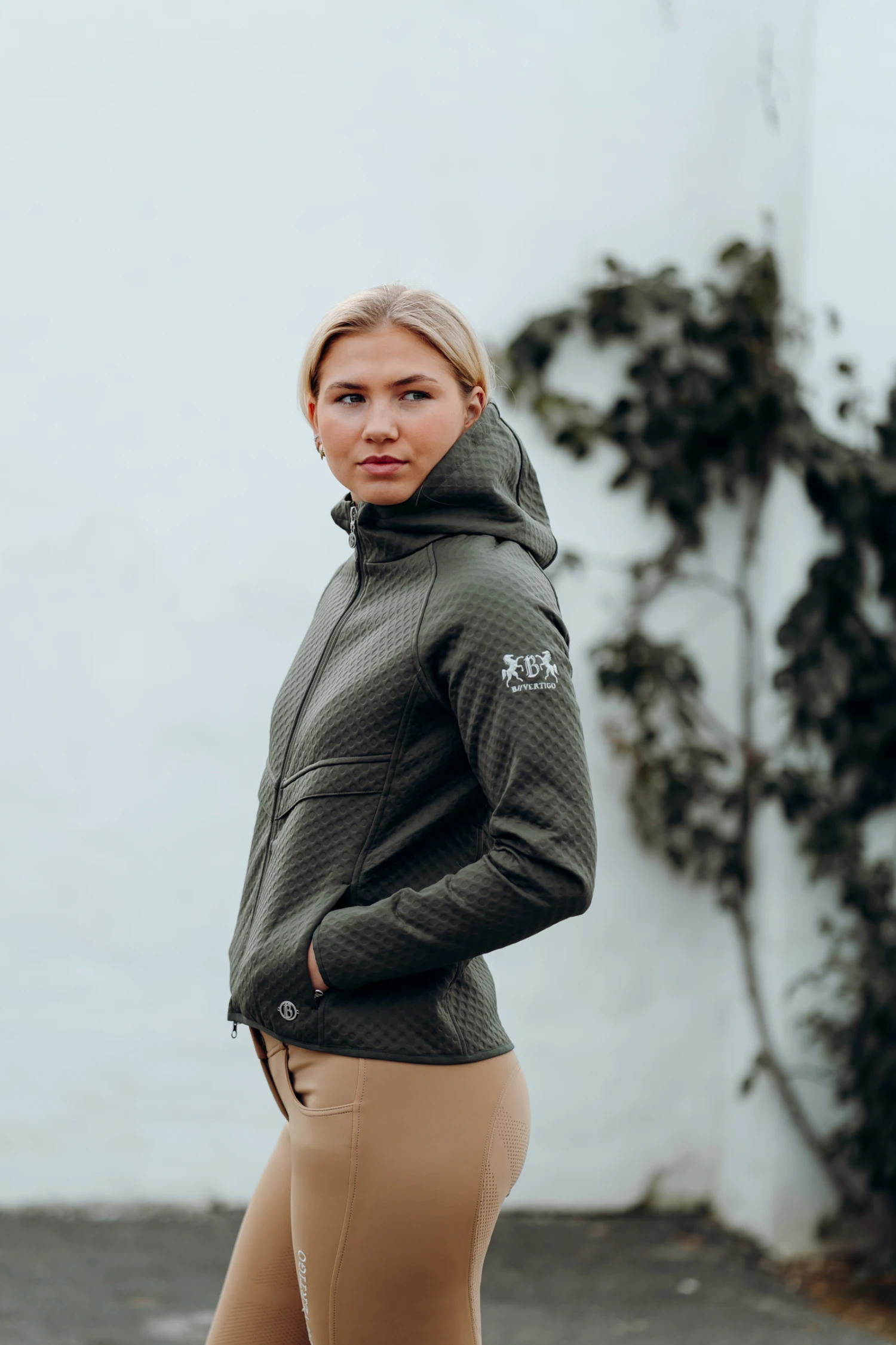 B Vertigo Norah Damen Sweatshirtjacke Aus Scuba Material 17 B Vertigo Norah Damen Sweatshirtjacke Aus Scuba Material – Bild 15