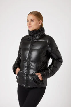 Horze Rianna Glänzende, Gefütterte Damen Reitjacke 10 Horze Rianna Glänzende, Gefütterte Damen Reitjacke -Cavallo Verkäufe 33638 BL 2