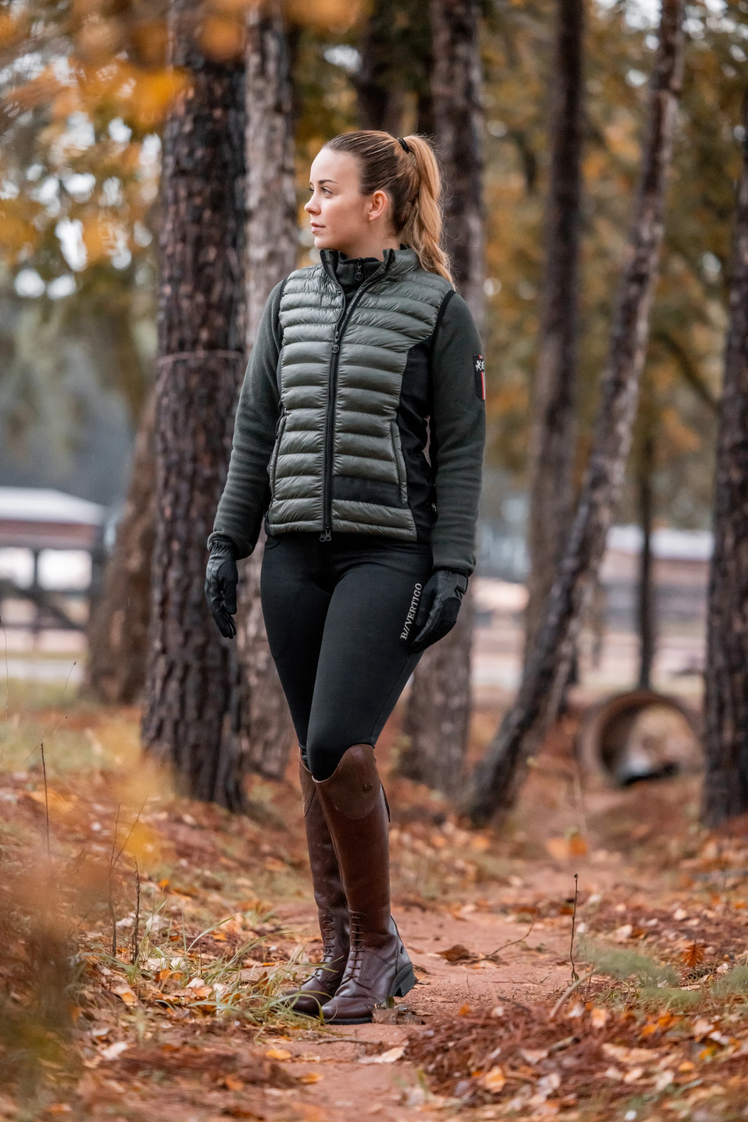 B Vertigo Sia Leichte, Gefütterte Damen Reitweste 18 B Vertigo Sia Leichte, Gefütterte Damen Reitweste – Bild 16