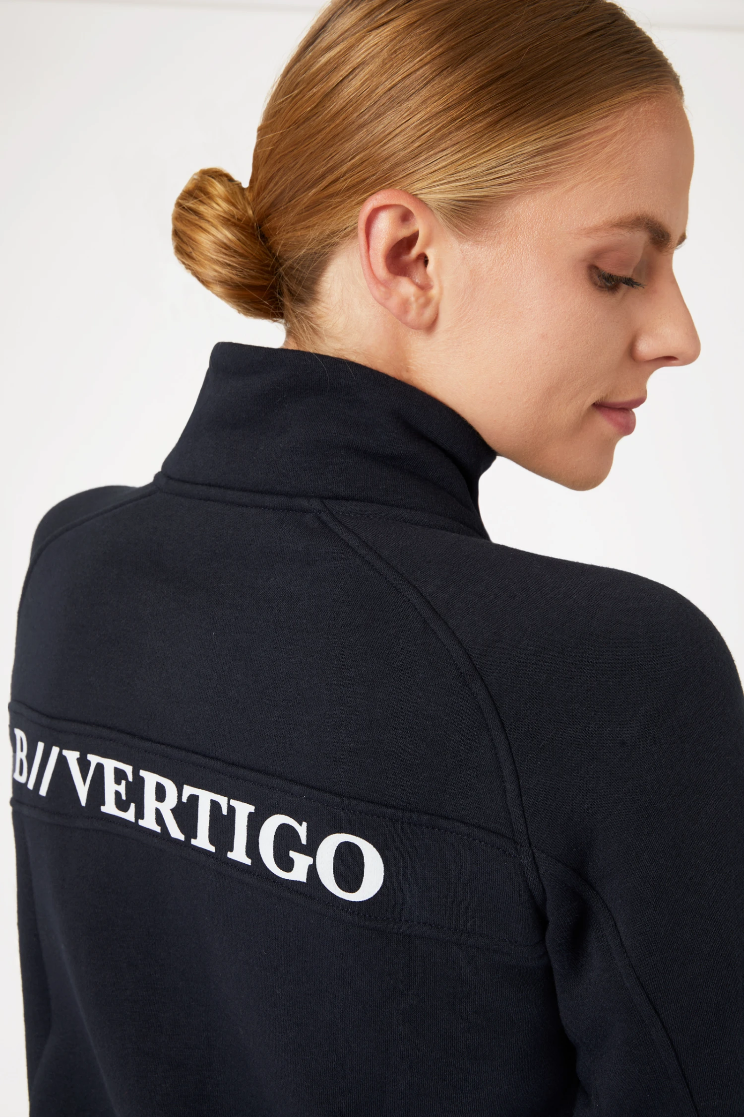B Vertigo Gianne Damen Sweatshirtjacke Mit Logoprint 8 B Vertigo Gianne Damen Sweatshirtjacke Mit Logoprint – Bild 6
