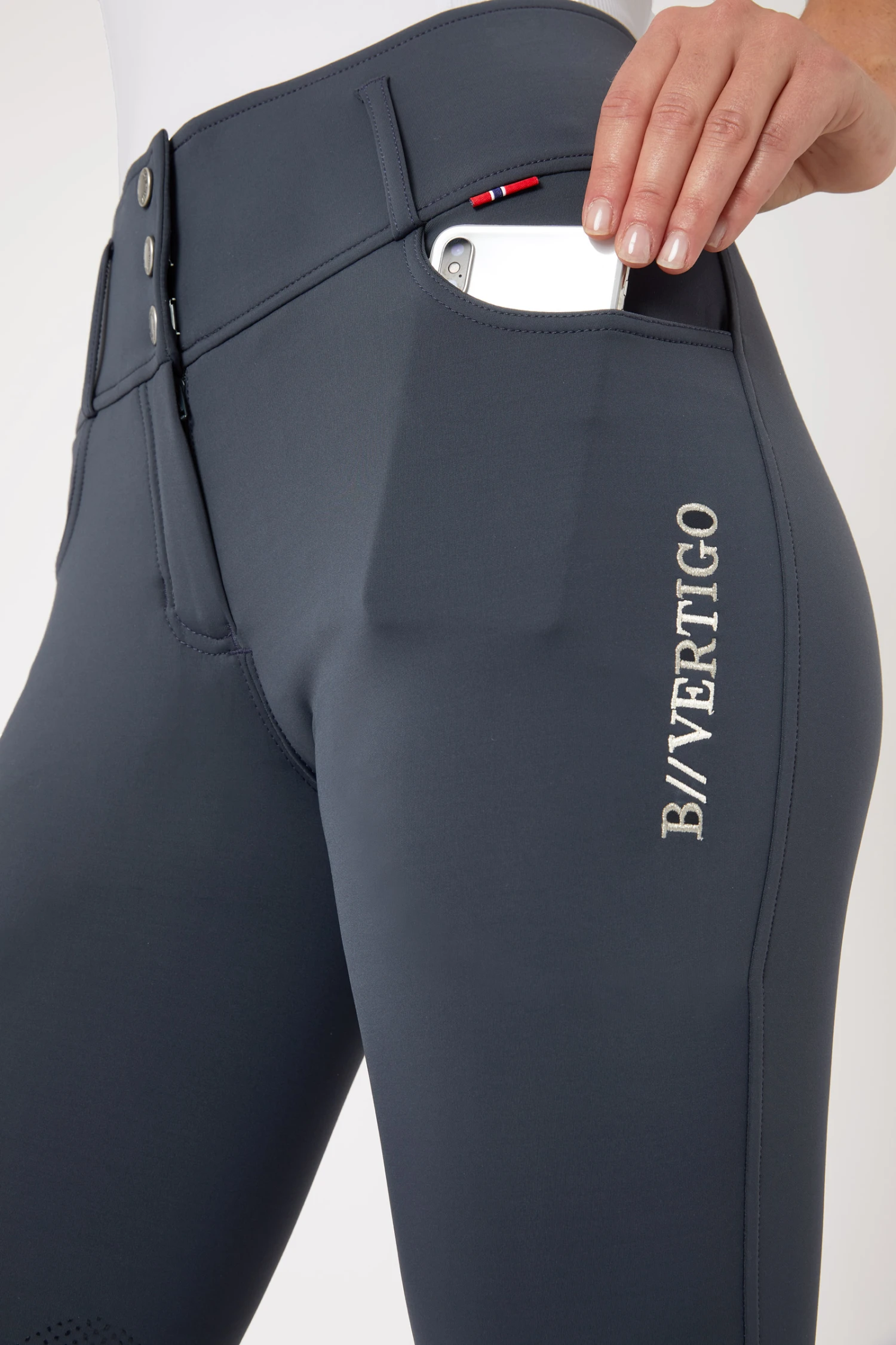 B Vertigo Meghan Damen Kniebesatzreithose Mit Hohem Bund 7 B Vertigo Meghan Damen Kniebesatzreithose Mit Hohem Bund – Bild 5