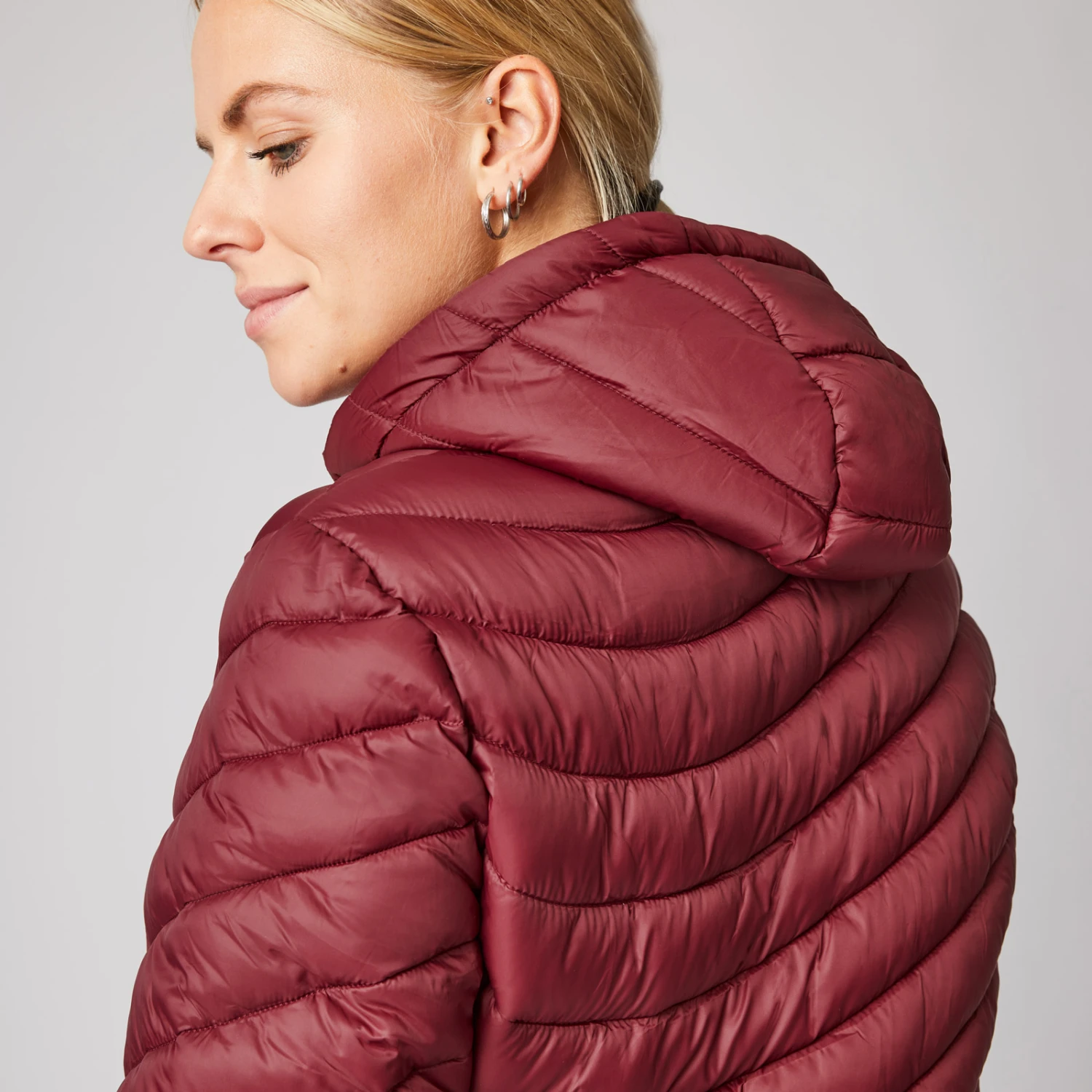 Damen Steppjacke Mit Kapuze 8 Damen Steppjacke Mit Kapuze – Bild 6